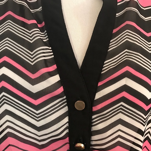 🌸. Beautiful Plus Size Top 🌸 - Picture 2 of 3